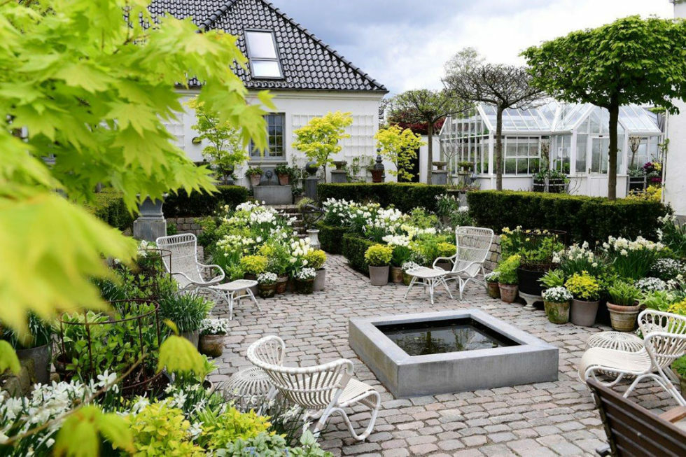 the-sunken-garden-header-980x653